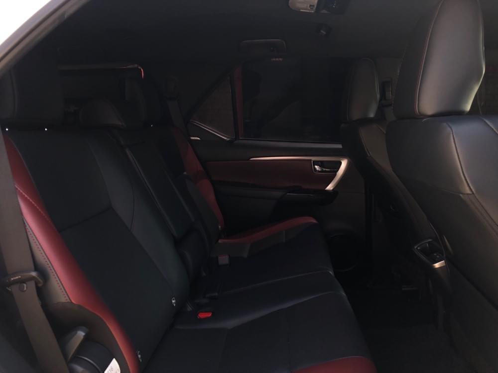 Toyota Fortuner 2.8 Gd-6 Rb At