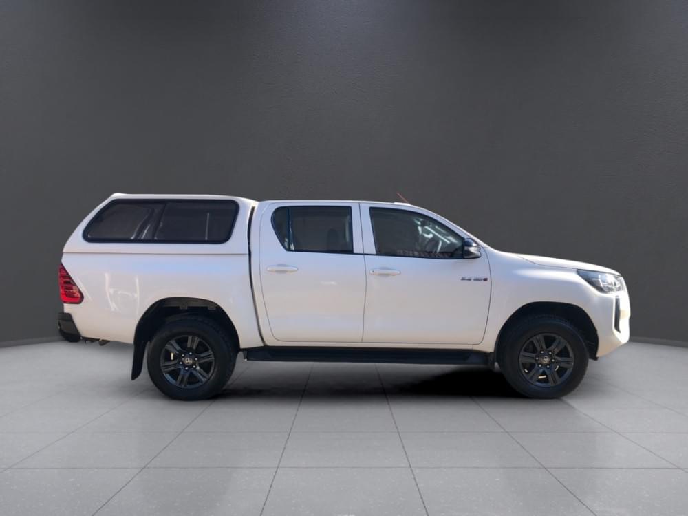 Toyota Hilux 2.4 Gd-6 Raider 4X4 6At