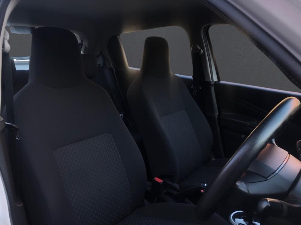 Toyota Vitz 1.0 Xr Amt