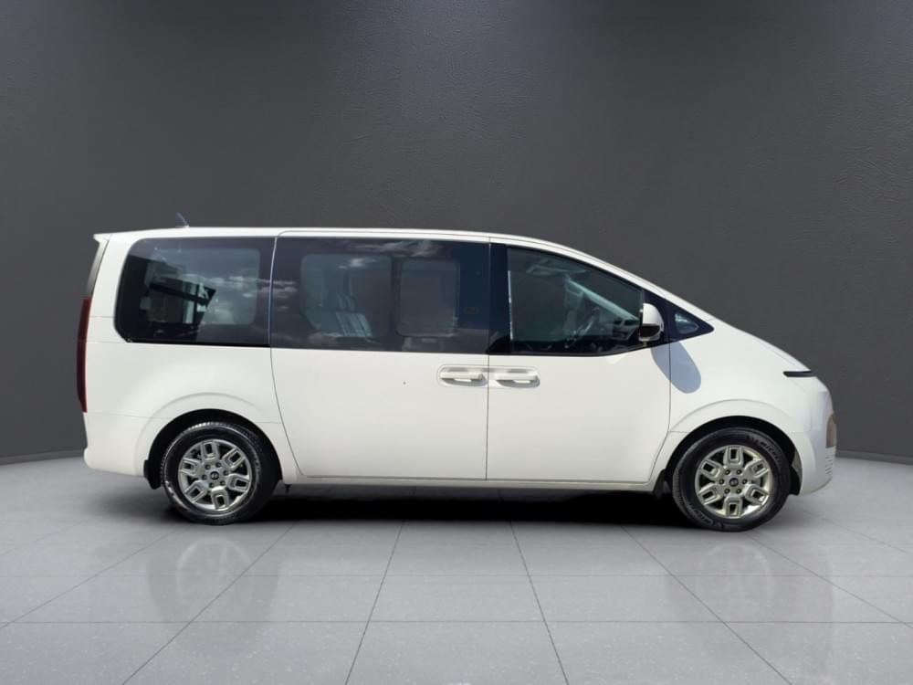 Hyundai Staria 2.2D Executive 9 Seater At