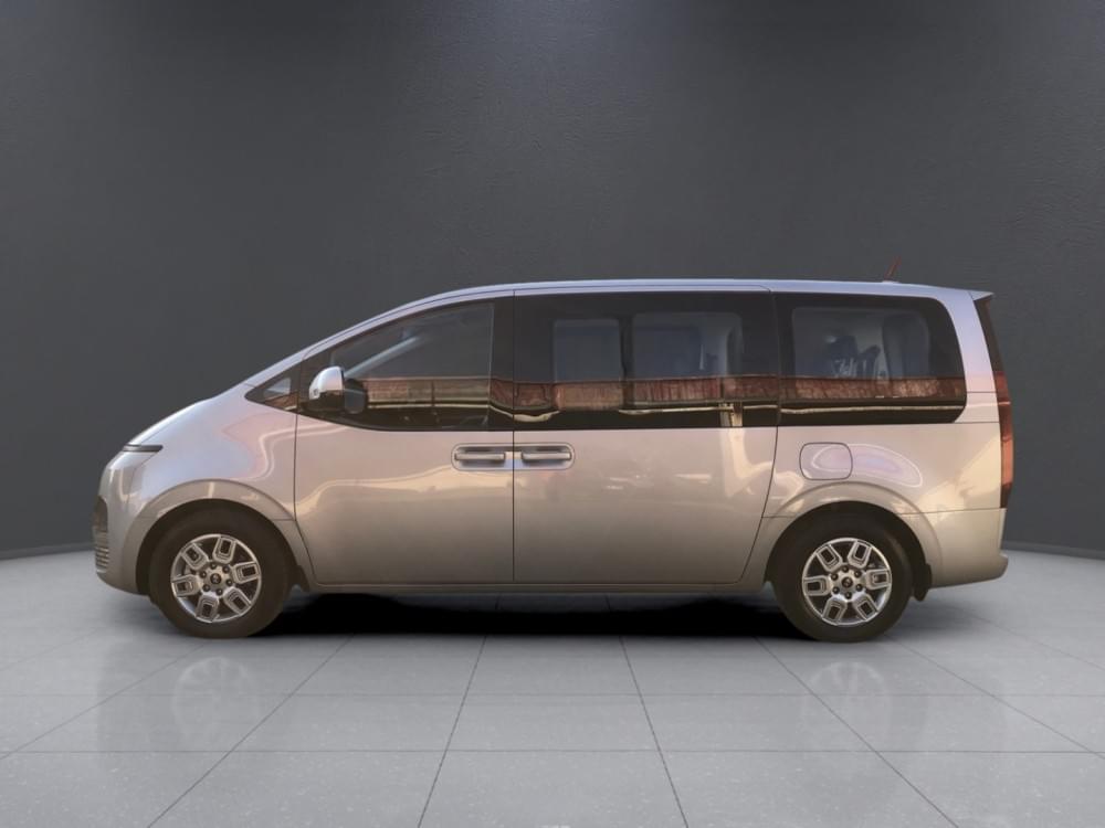 Hyundai Staria 2.2D Executive 9 Seater At