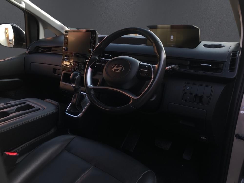Hyundai Staria 2.2D Executive 9 Seater At