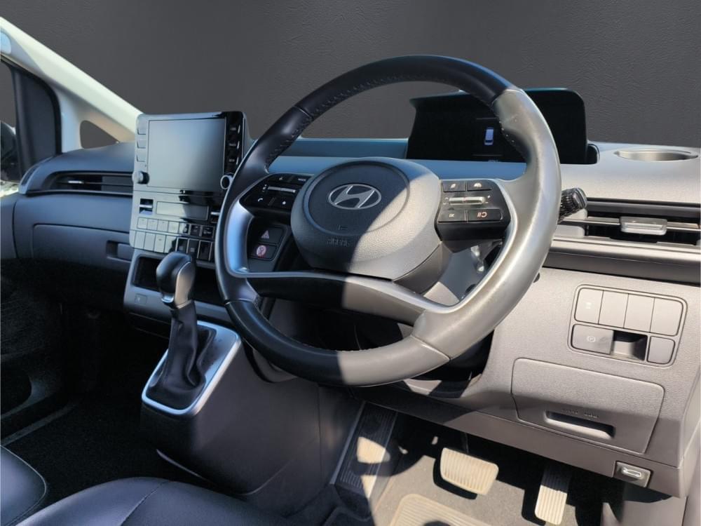 Hyundai Staria 2.2D Executive 9 Seater At