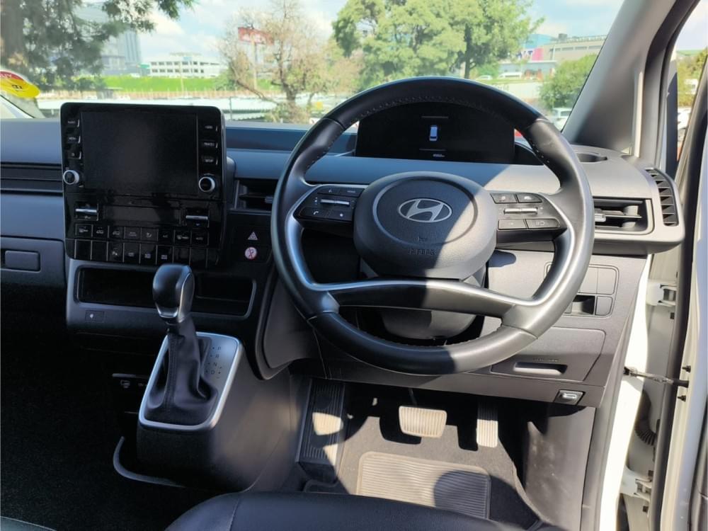 Hyundai Staria 2.2D Executive 9 Seater At