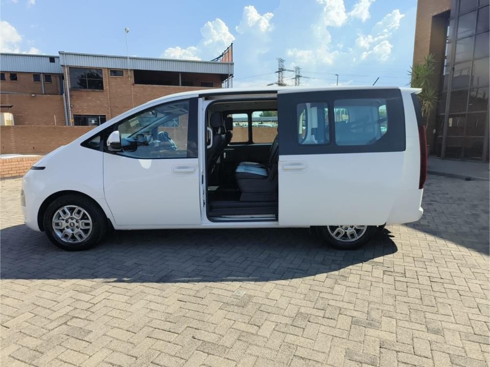 Hyundai Staria 2.2D Executive 9 Seater At