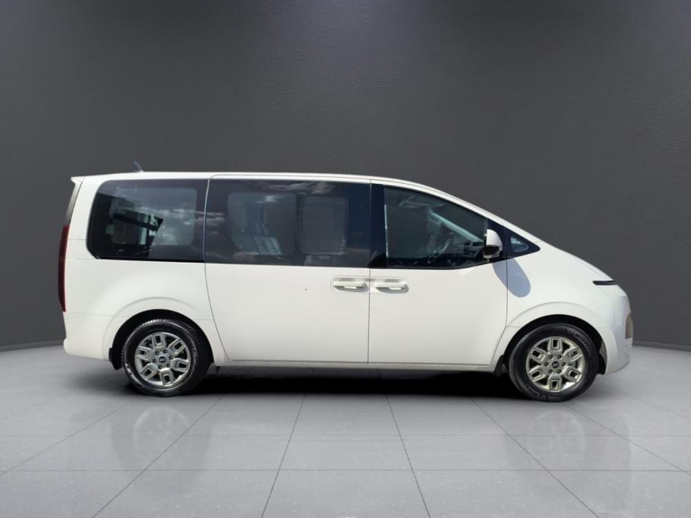 Hyundai Staria 2.2D Executive 9 Seater At