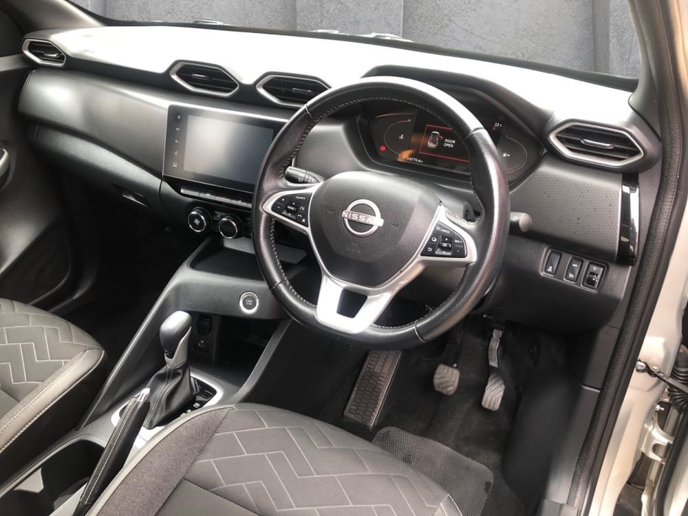 Nissan Magnite 1.0 Acenta Plus Cvt Oled