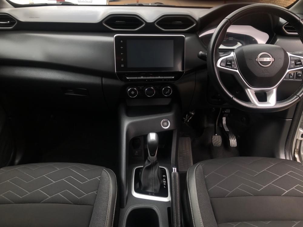 Nissan Magnite 1.0 Acenta Plus Cvt Oled