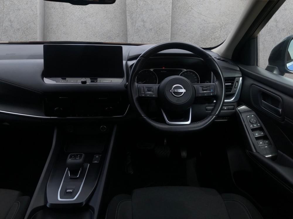 Nissan Qashqai 1.3T Acenta Xtronic 2-Tone