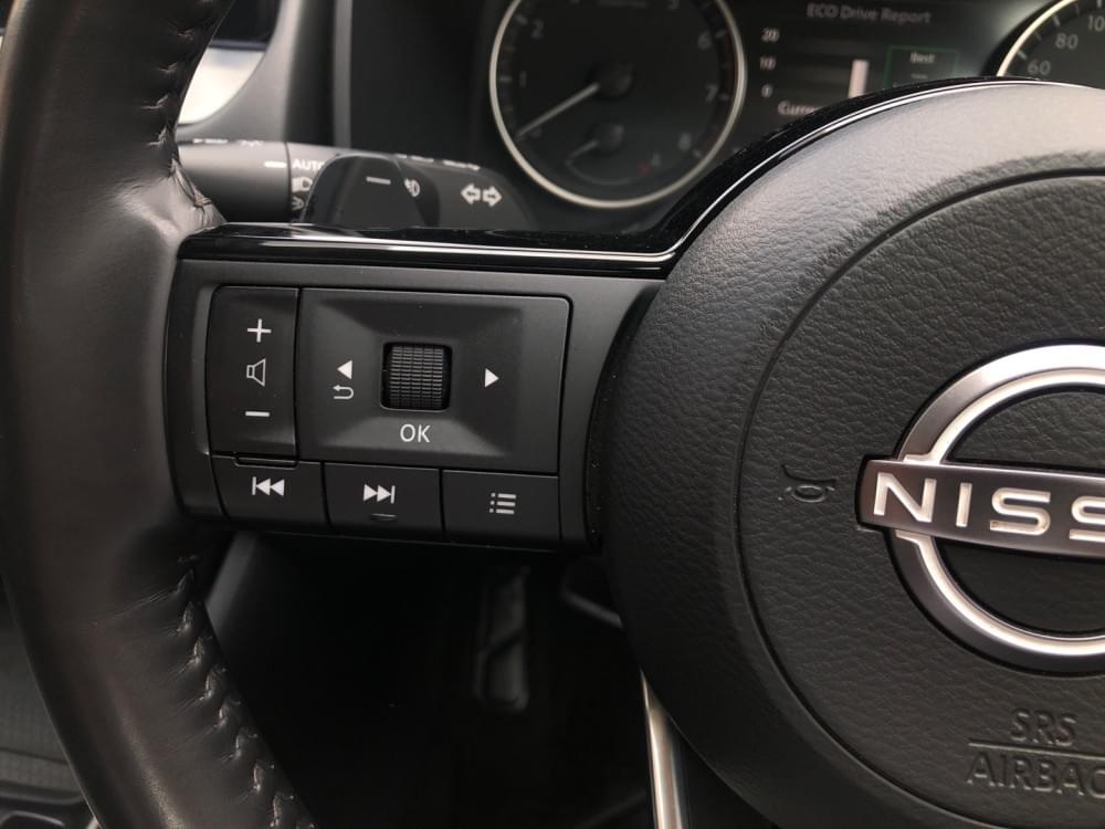 Nissan Qashqai 1.3T Acenta Xtronic 2-Tone