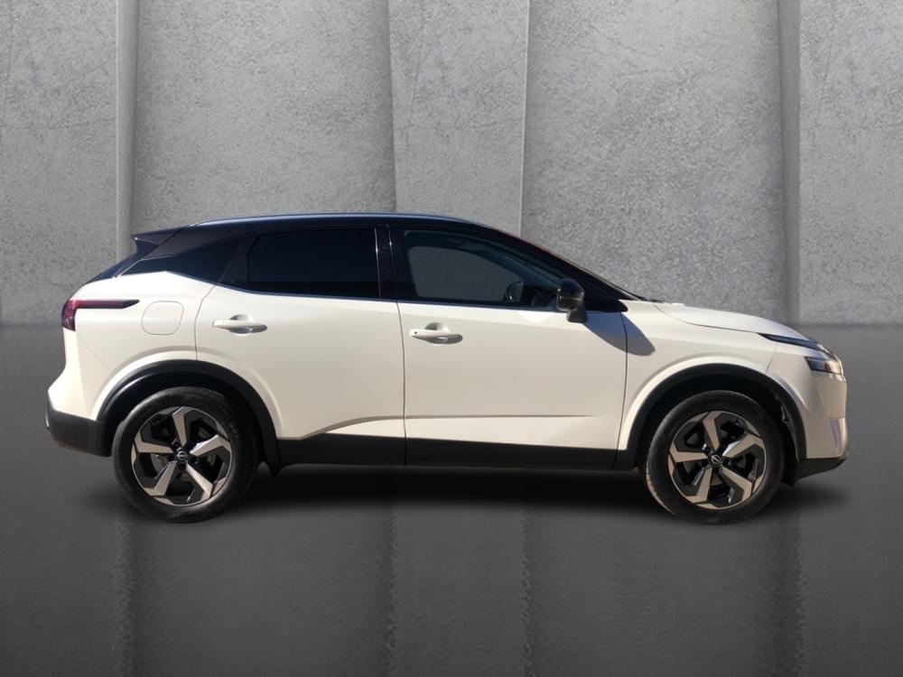Nissan Qashqai 1.3T Acenta Xtronic 2-Tone