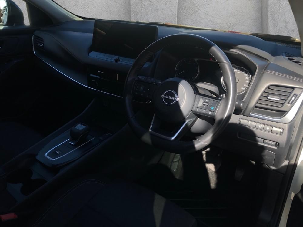 Nissan Qashqai 1.3T Acenta Xtronic 2-Tone