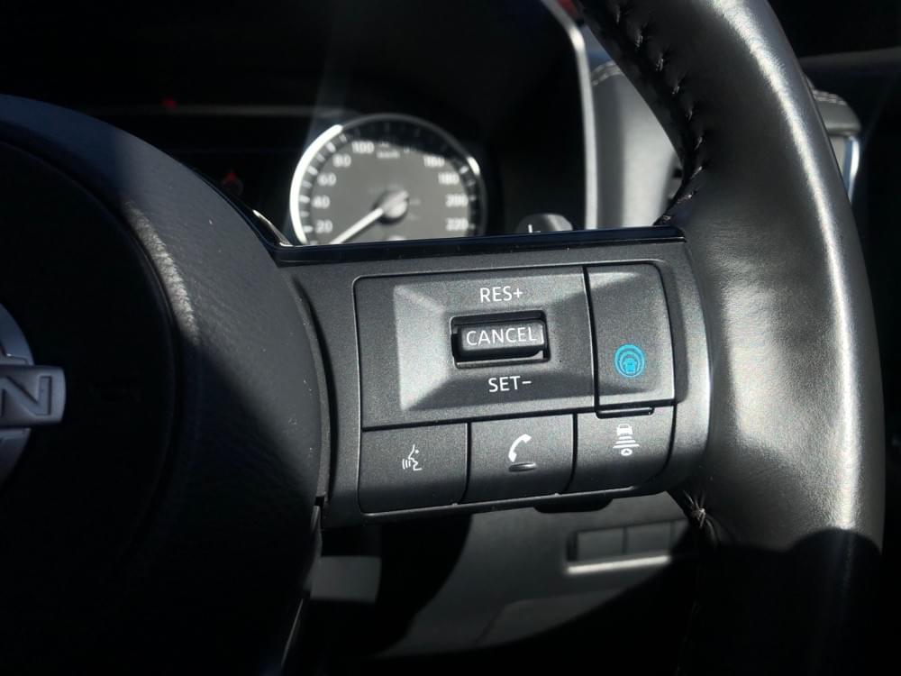 Nissan Qashqai 1.3T Acenta Xtronic 2-Tone