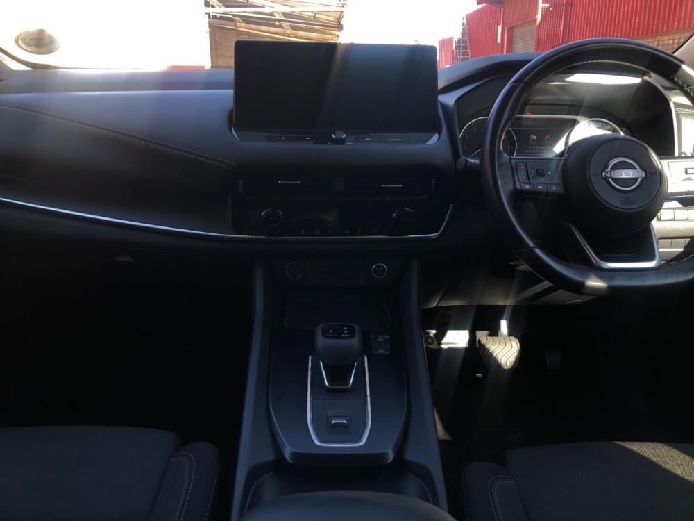 Nissan Qashqai 1.3T Acenta Xtronic 2-Tone
