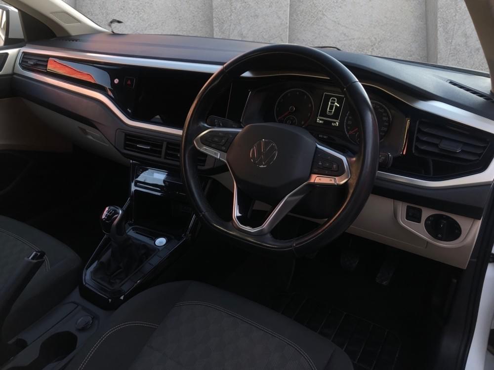Volkswagen Polo Sedan 1.6 Life