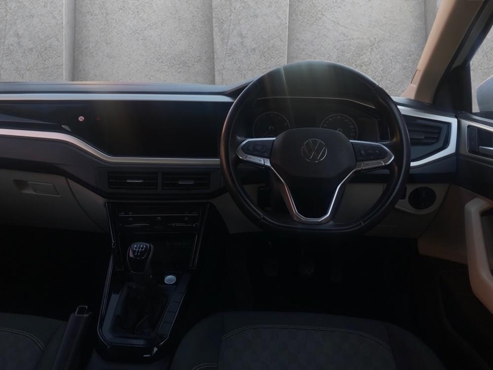 Volkswagen Polo Sedan 1.6 Life