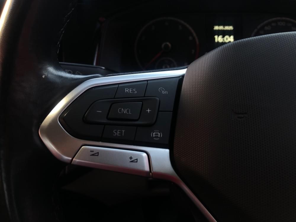 Volkswagen Polo Sedan 1.6 Life