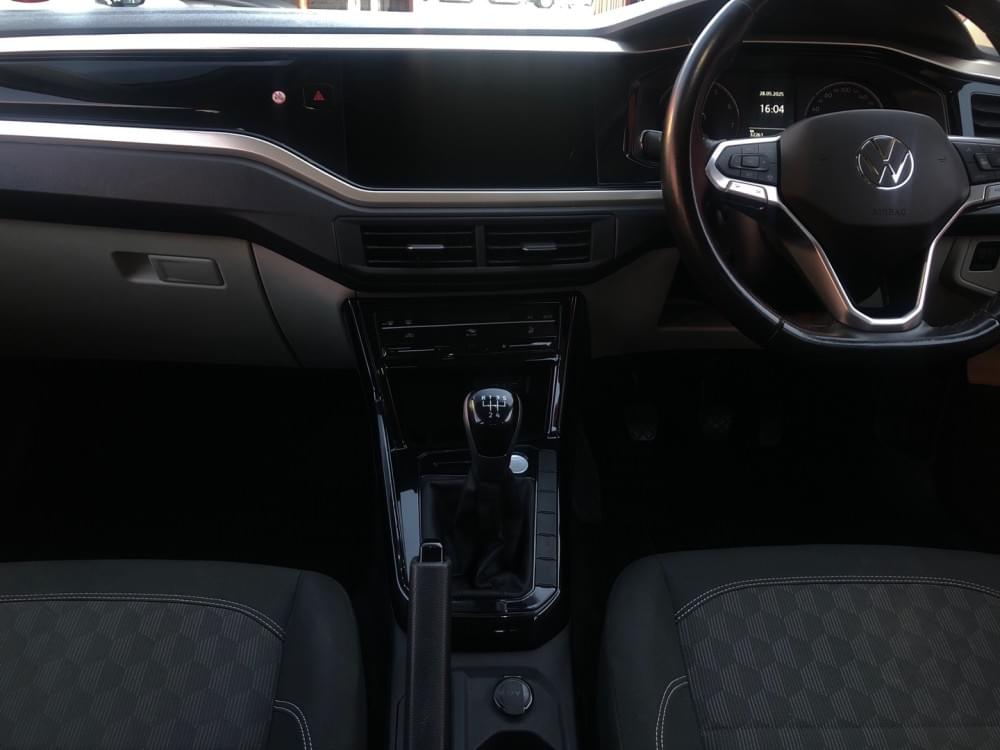 Volkswagen Polo Sedan 1.6 Life