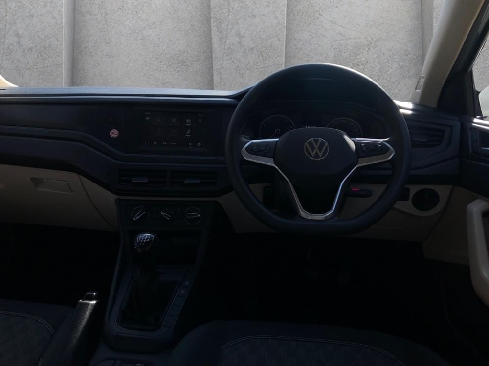 Volkswagen Polo Sedan 1.6 Base