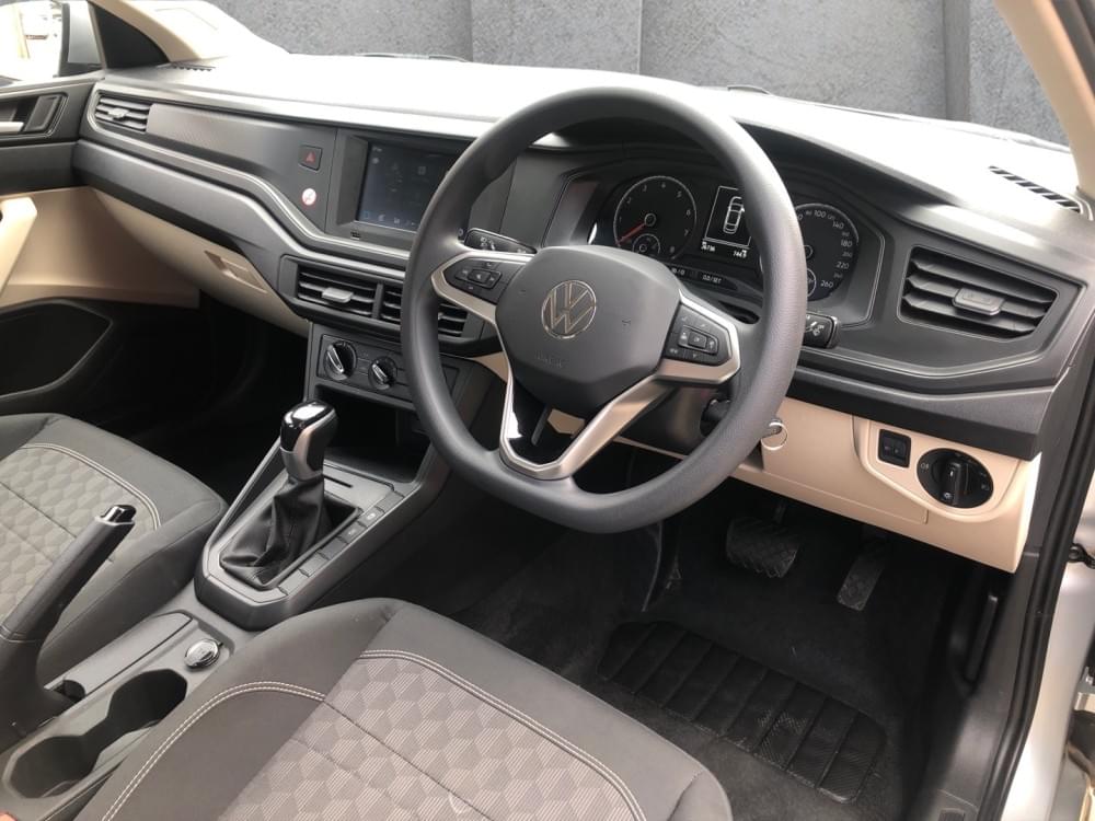 Volkswagen Polo Sedan 1.6 Tiptronic