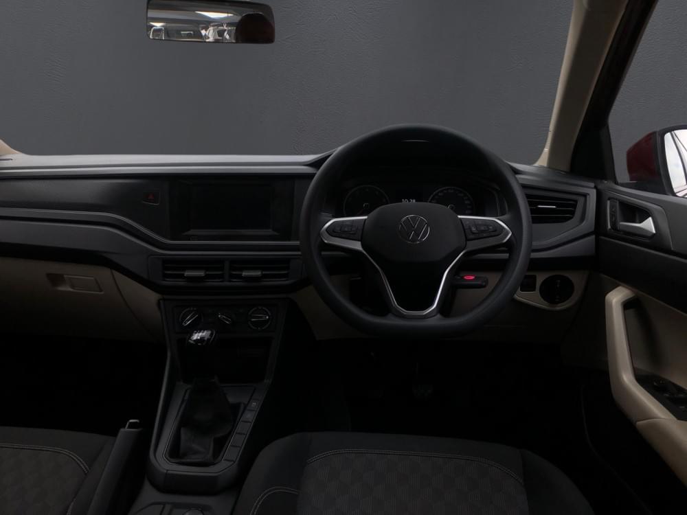 Volkswagen Polo Sedan 1.6 Base