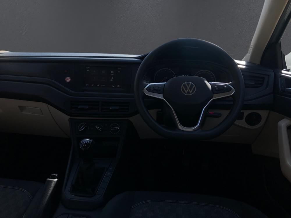 Volkswagen Polo Sedan 1.6 Base