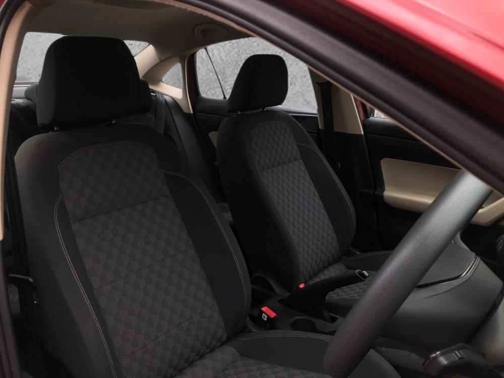 Volkswagen Polo Sedan 1.6 Base