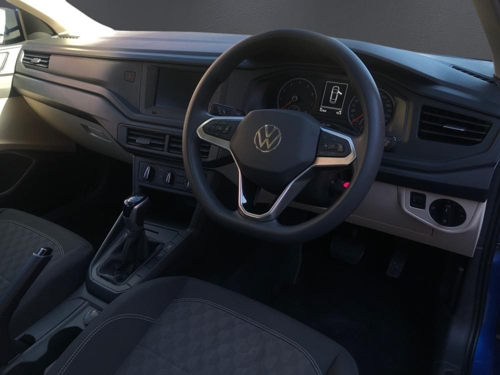 Volkswagen Polo Sedan 1.6 Tiptronic