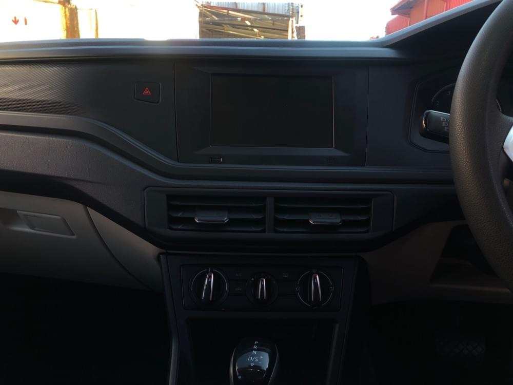 Volkswagen Polo Sedan 1.6 Tiptronic