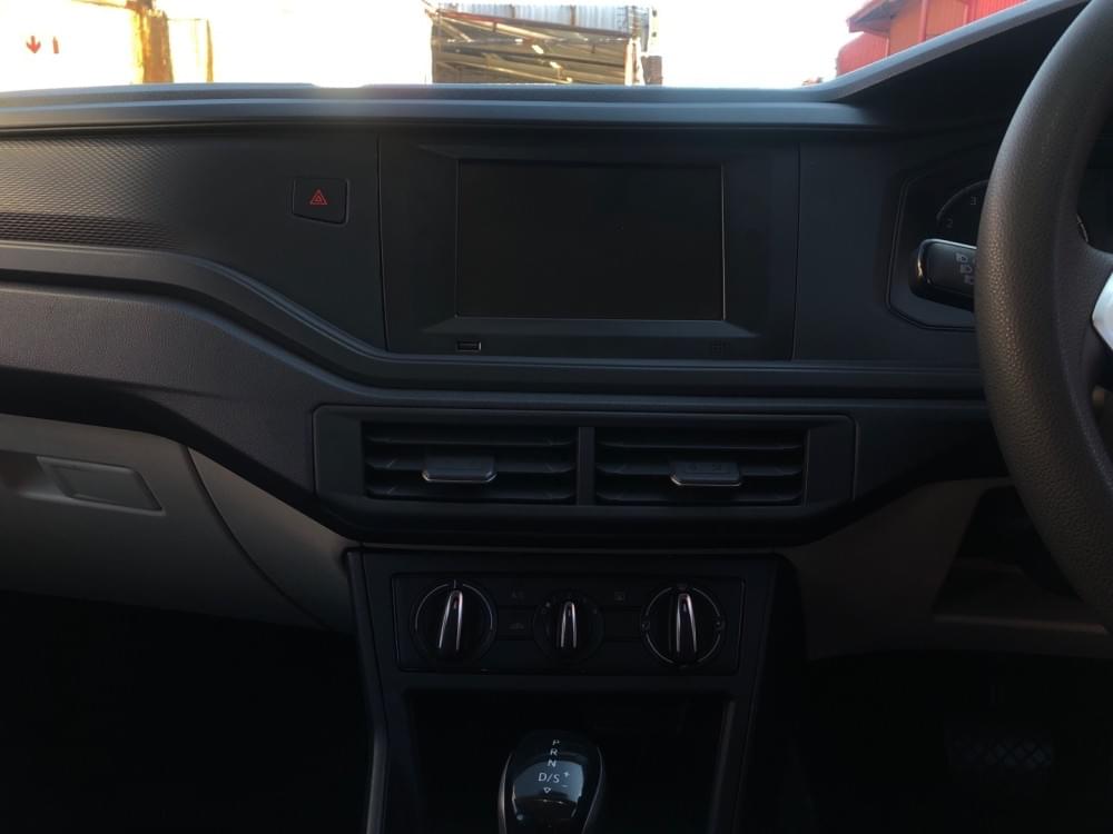 Volkswagen Polo Sedan 1.6 Tiptronic