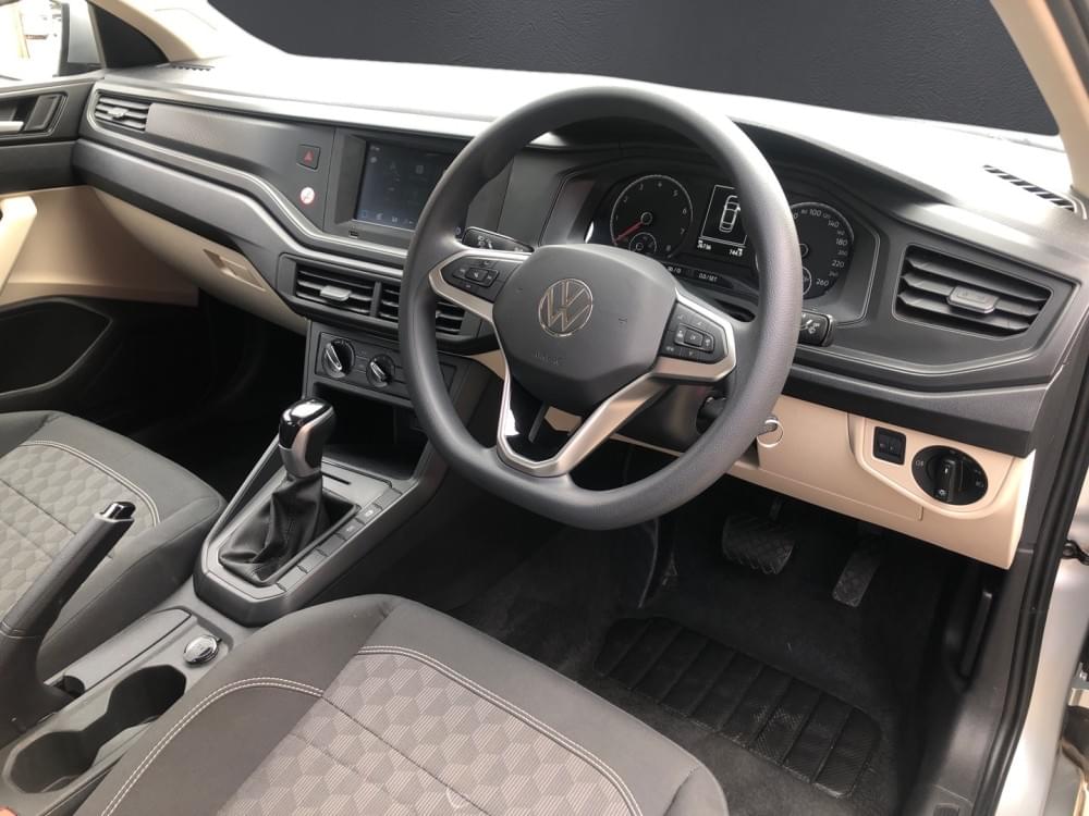 Volkswagen Polo Sedan 1.6 Tiptronic