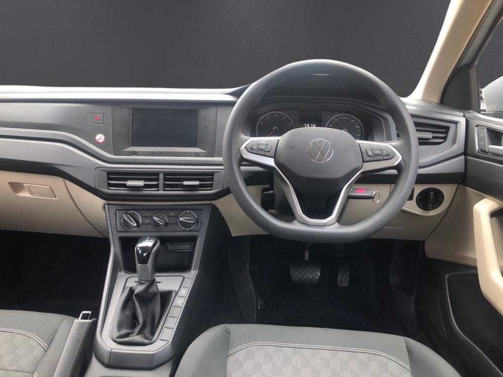 Volkswagen Polo Sedan 1.6 Tiptronic