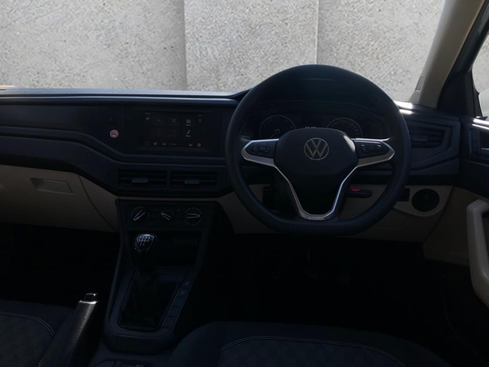 Volkswagen Polo Sedan 1.6 Base