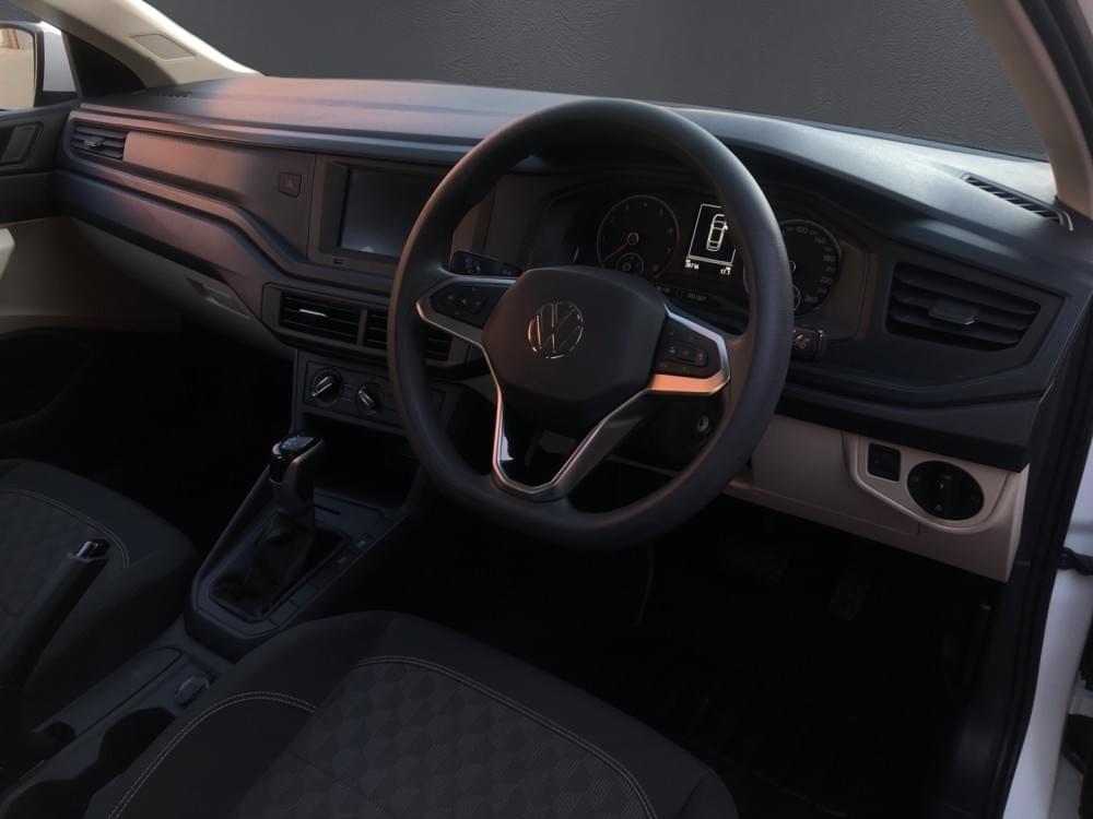Volkswagen Polo Sedan 1.6 Tiptronic