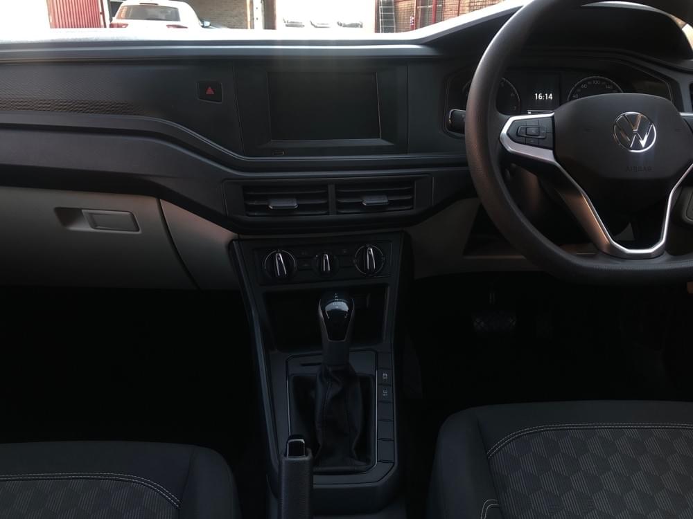 Volkswagen Polo Sedan 1.6 Tiptronic