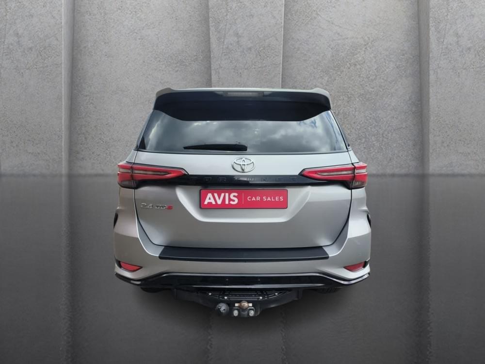 Toyota Fortuner 2.4 Gd-6 Rb At