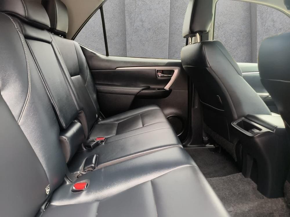 Toyota Fortuner 2.4 Gd-6 Rb At