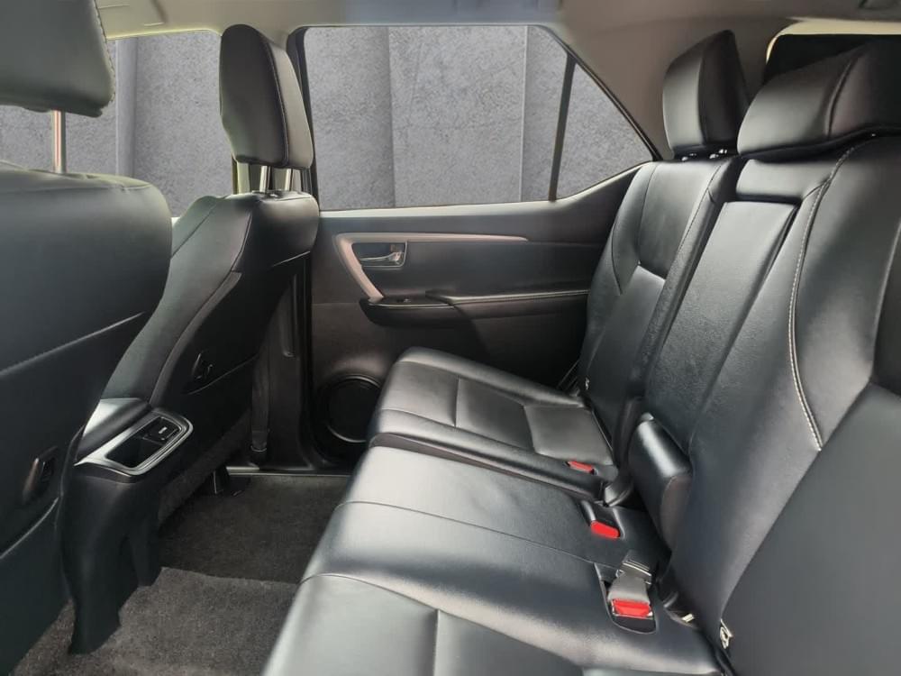 Toyota Fortuner 2.4 Gd-6 Rb At