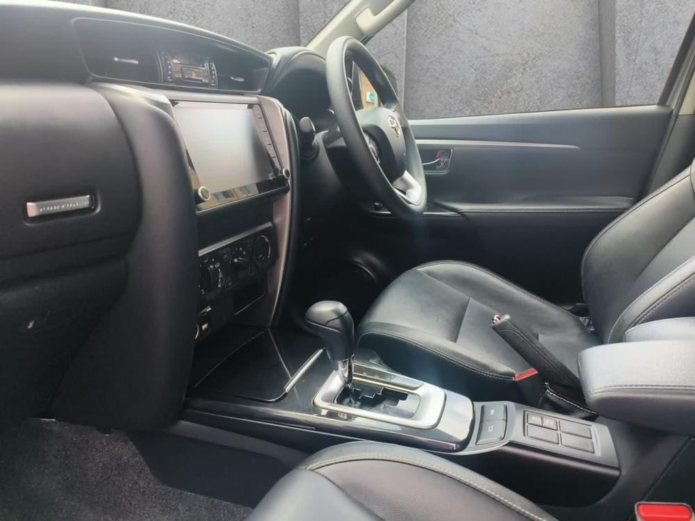 Toyota Fortuner 2.4 Gd-6 Rb At