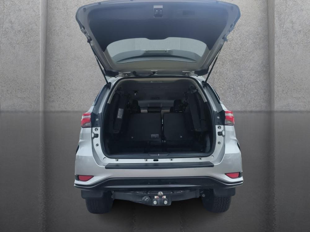 Toyota Fortuner 2.4 Gd-6 Rb At