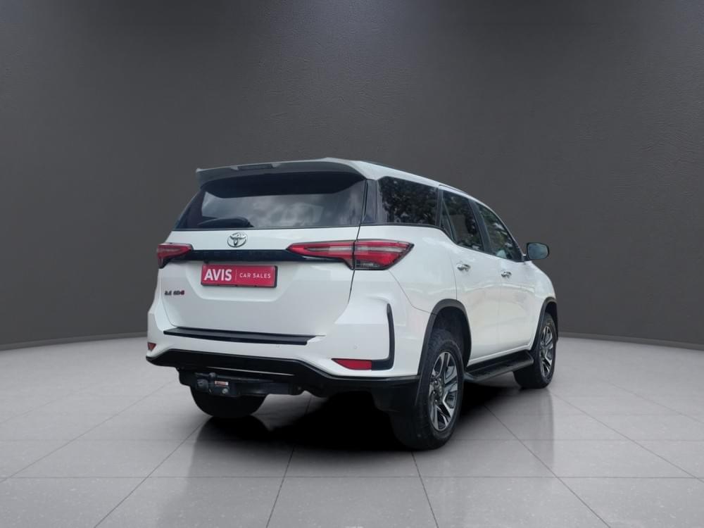 Toyota Fortuner 2.4 Gd-6 Rb At
