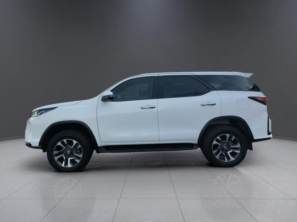 Toyota Fortuner 2.4 Gd-6 Rb At