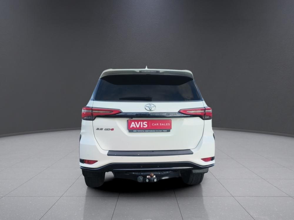 Toyota Fortuner 2.4 Gd-6 Rb At