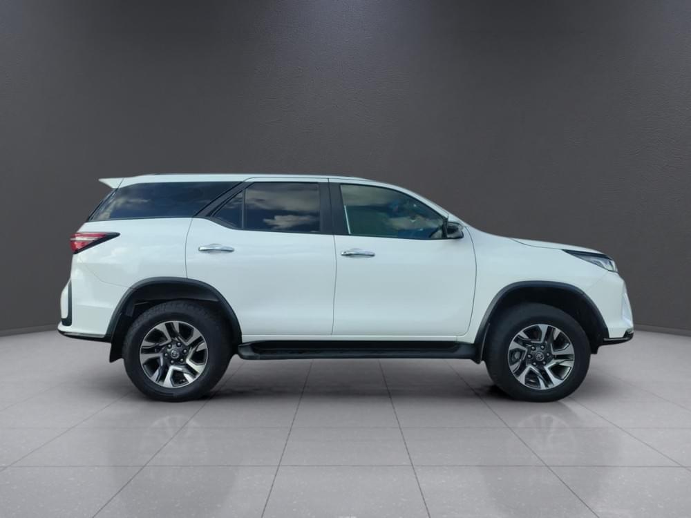 Toyota Fortuner 2.4 Gd-6 Rb At