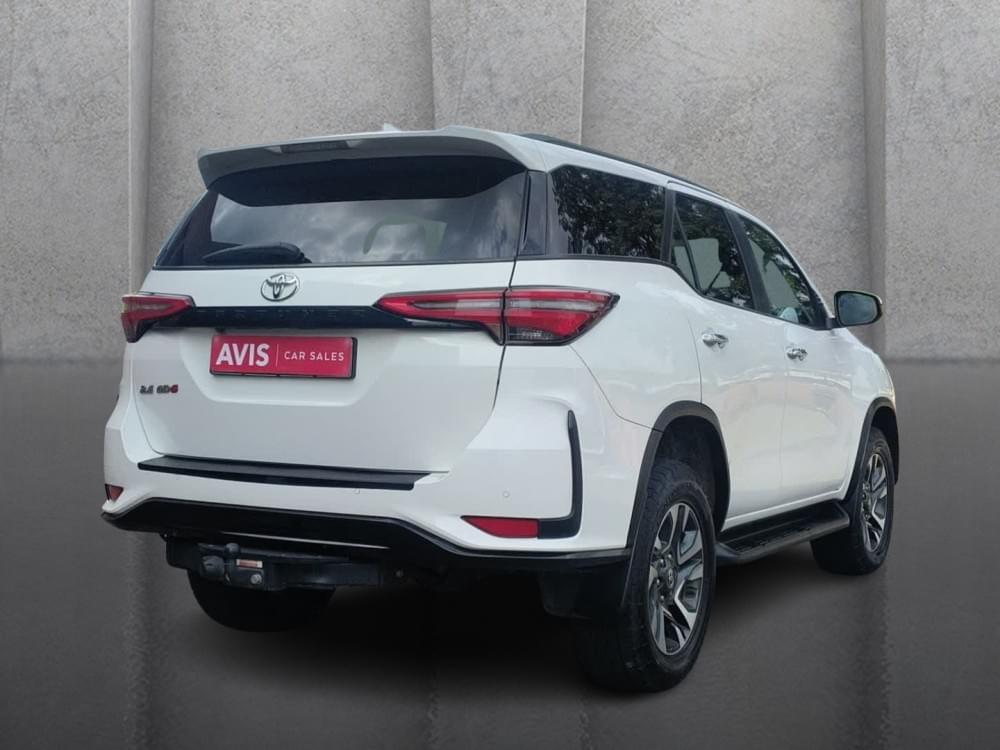 Toyota Fortuner 2.4 Gd-6 Rb At
