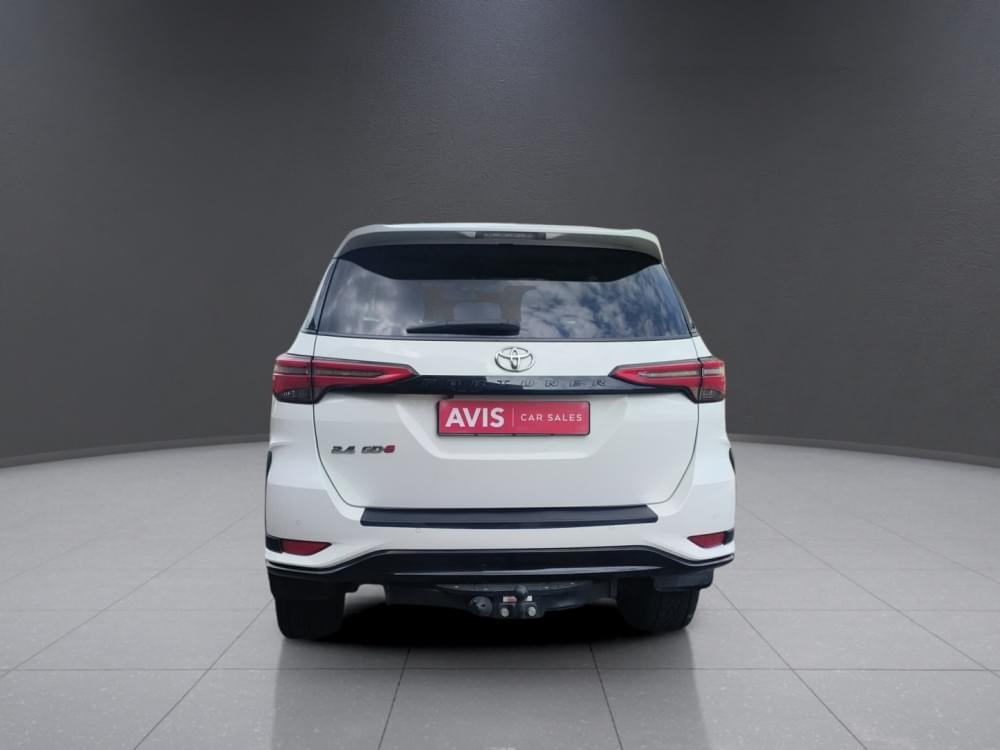 Toyota Fortuner 2.4 Gd-6 Rb At