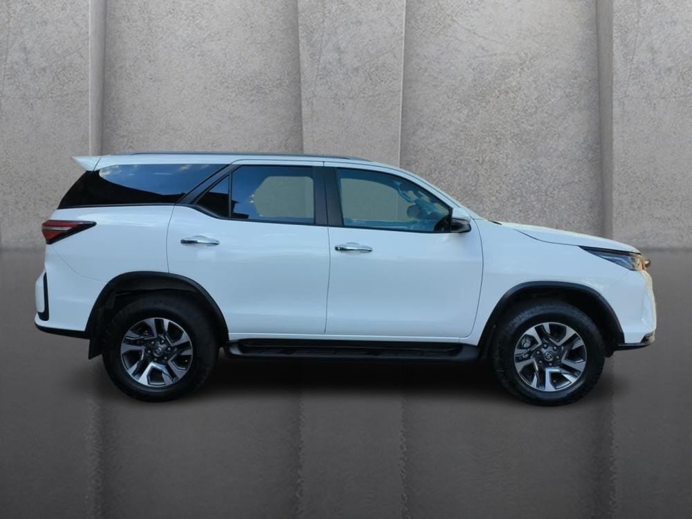 Toyota Fortuner 2.4 Gd-6 4X4 At