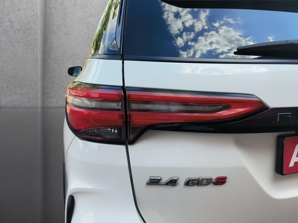 Toyota Fortuner 2.4 Gd-6 4X4 At