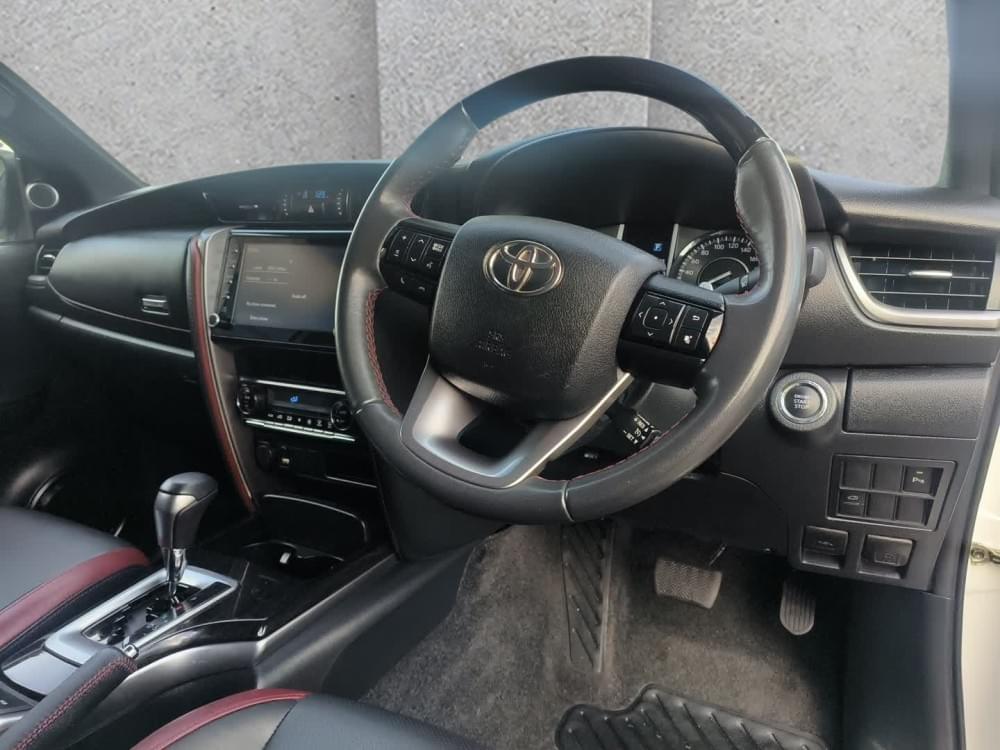 Toyota Fortuner 2.8 Gd-6 Rb At