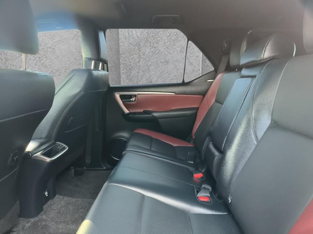 Toyota Fortuner 2.8 Gd-6 Rb At